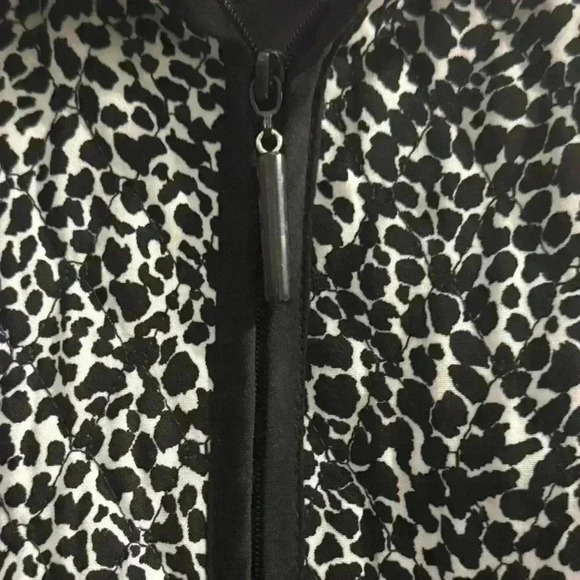 R•Q•T black & white zippered quilted lightweight lined jacket women’s size Med - Picture 3 of 9
